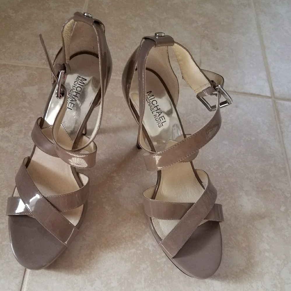 MICHAEL Michael Kors Evie Platform